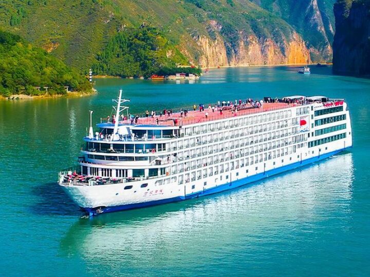 Fluss-Schiff Century Glory
