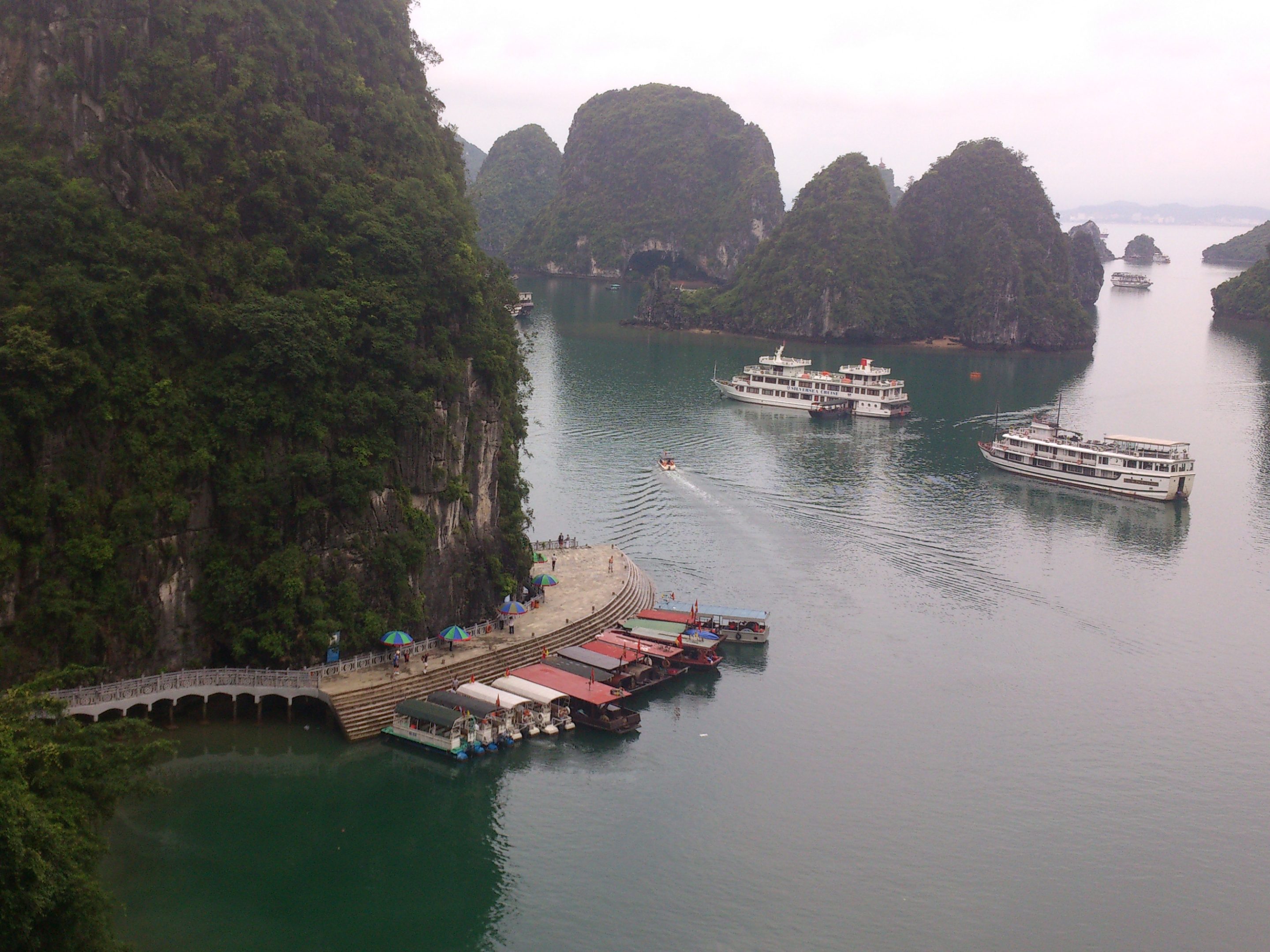 Boote in der Halongbucht