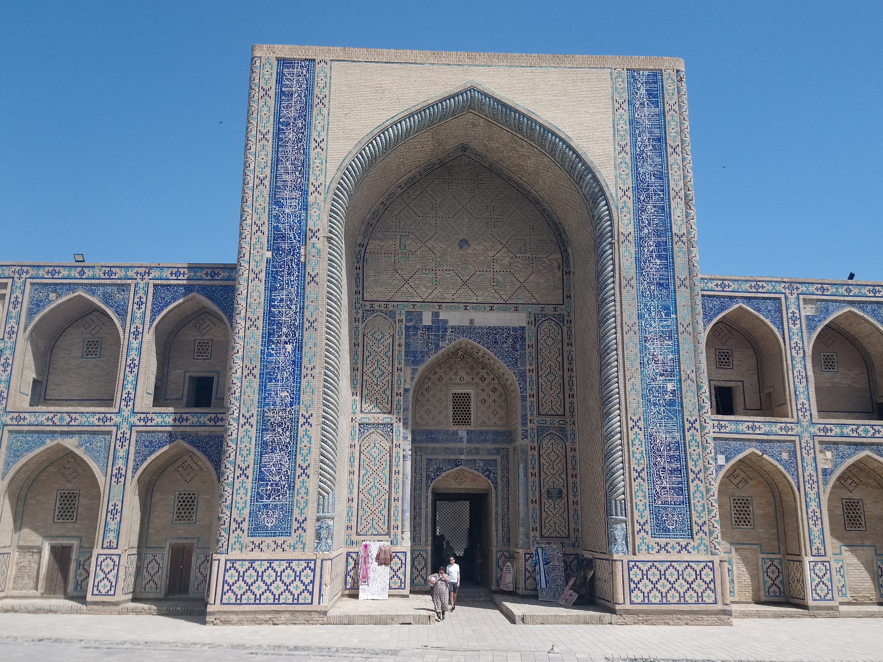 Buchara: Portal der Medrese (Koranschule)