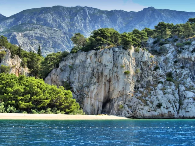 Steilküste bei Makarska