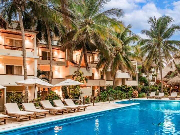 Petit Lafitte Beach Front Hotel & Bungalows