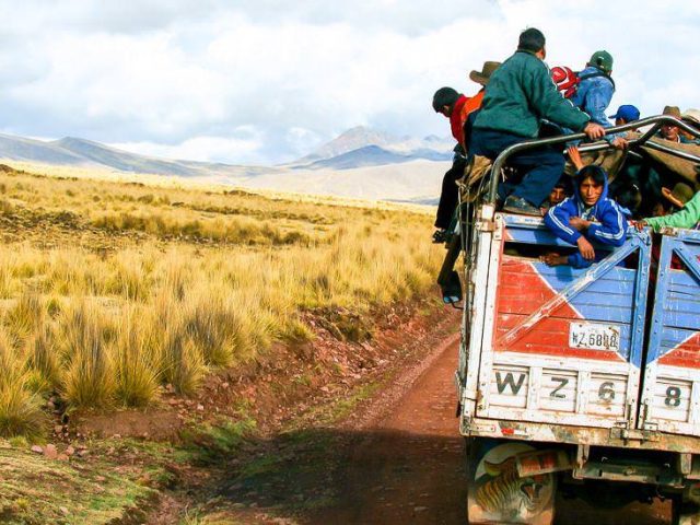 LKW-Taxi in den Anden