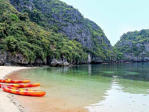 Strand in der Halong-Bucht