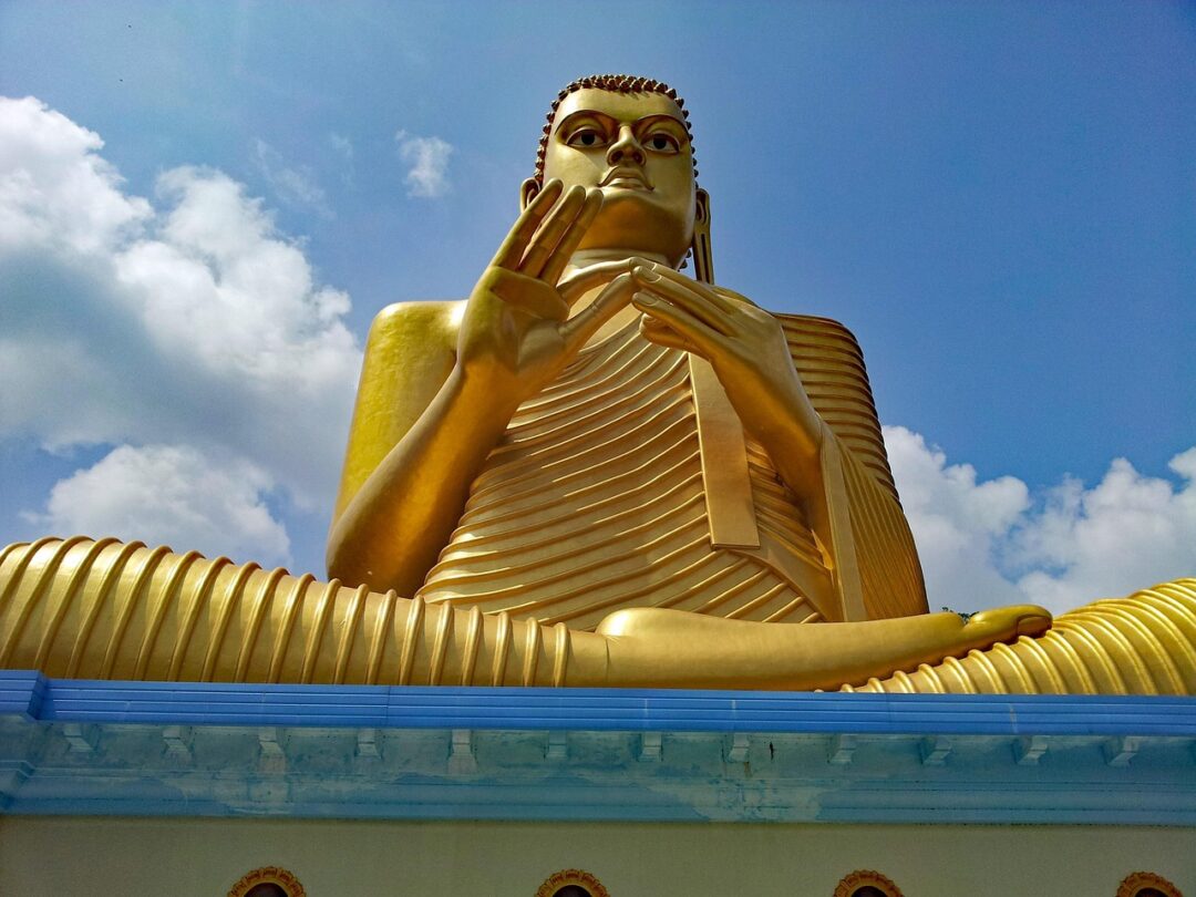 Goldener Buddha in Dambulla