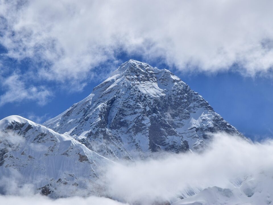 Mount Everest (8.848 m)