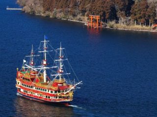 "Piratenschiff" auf dem Ashinoko-See