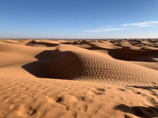 Licht- und Schattenspiel auf den Sanddünen