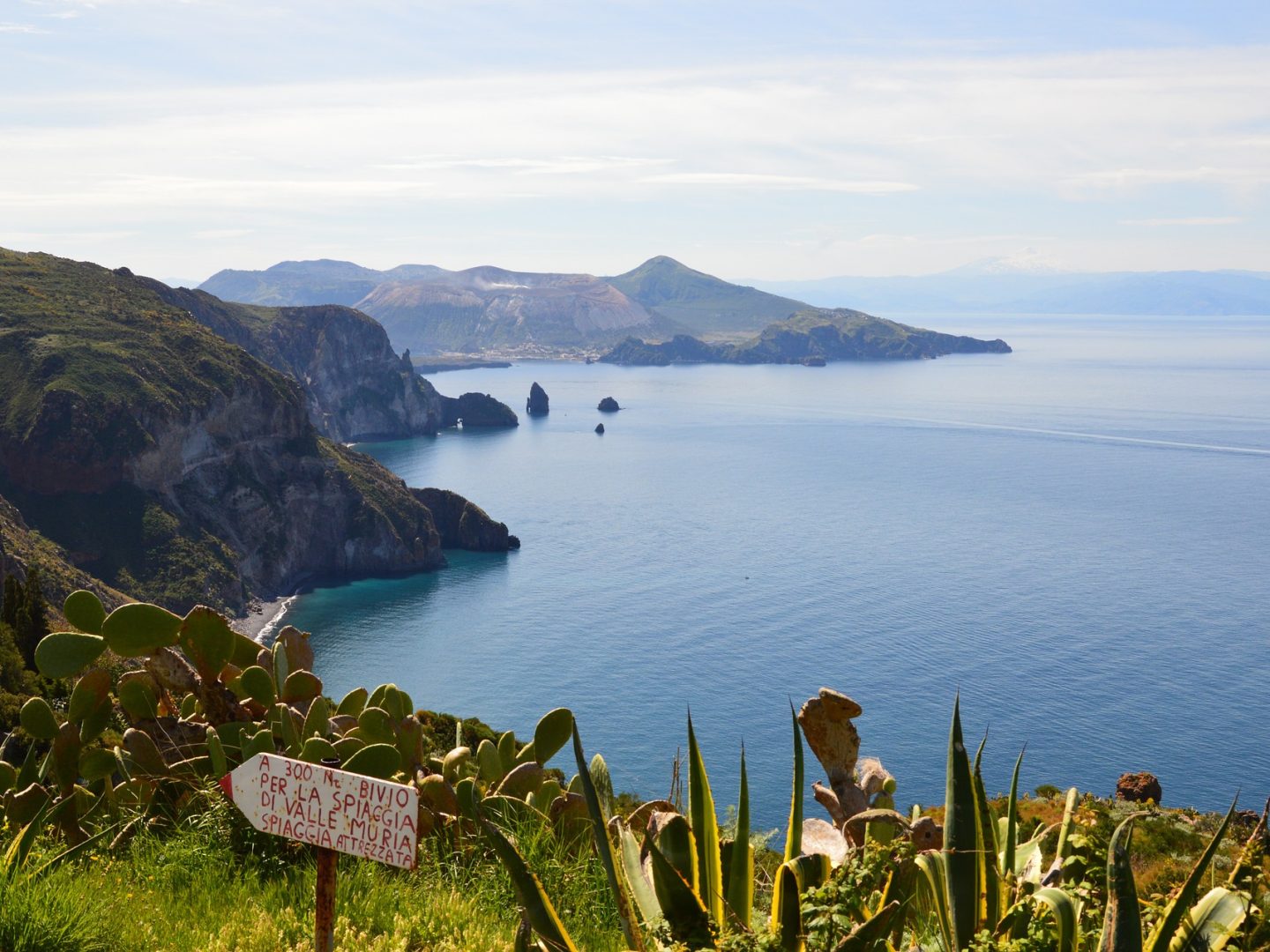 Lipari: Panorama auf das Mittelmeer