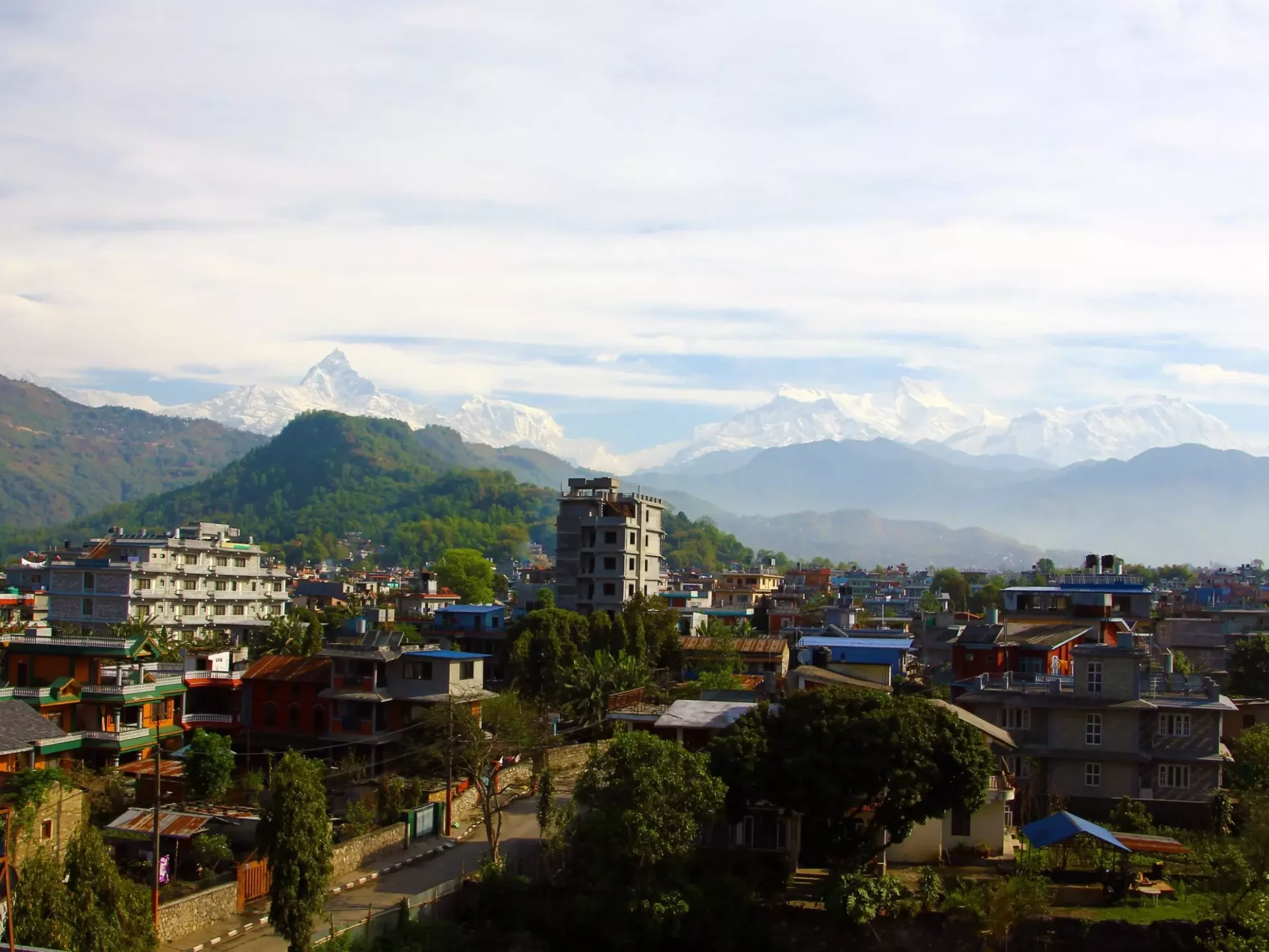 Pokhara vor Bergkulisse