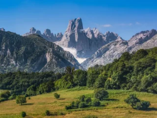 Panoramablick auf die Picos de Europa