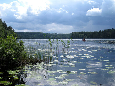 Wolken über dem See