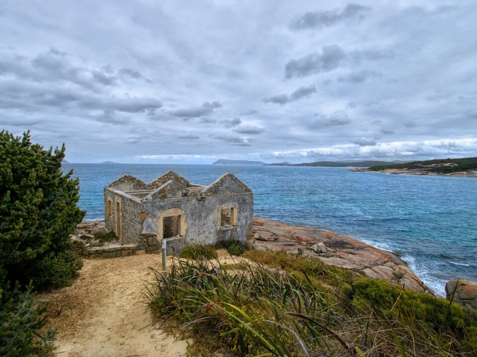 Ruine am Meer
