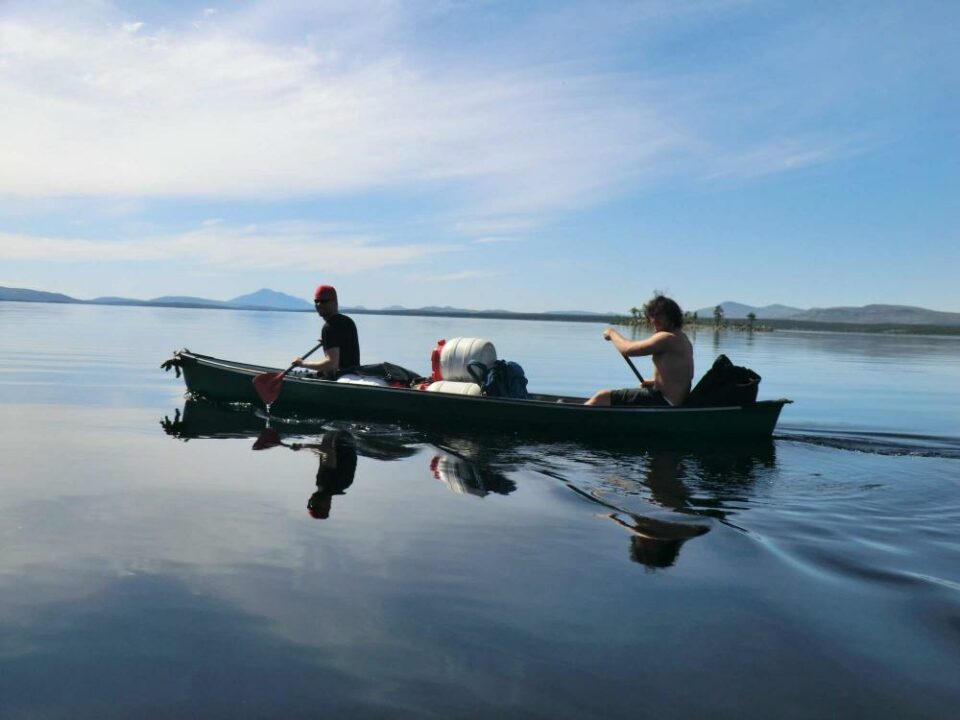 Kanuten auf dem See