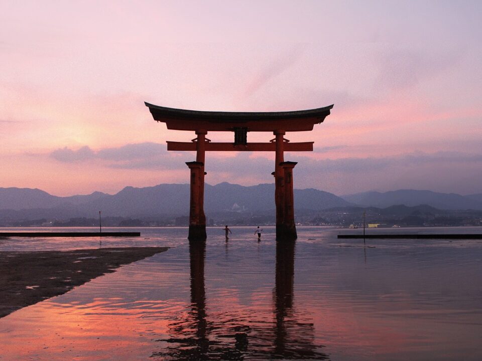 Miyajima-Schrein im Abendrot