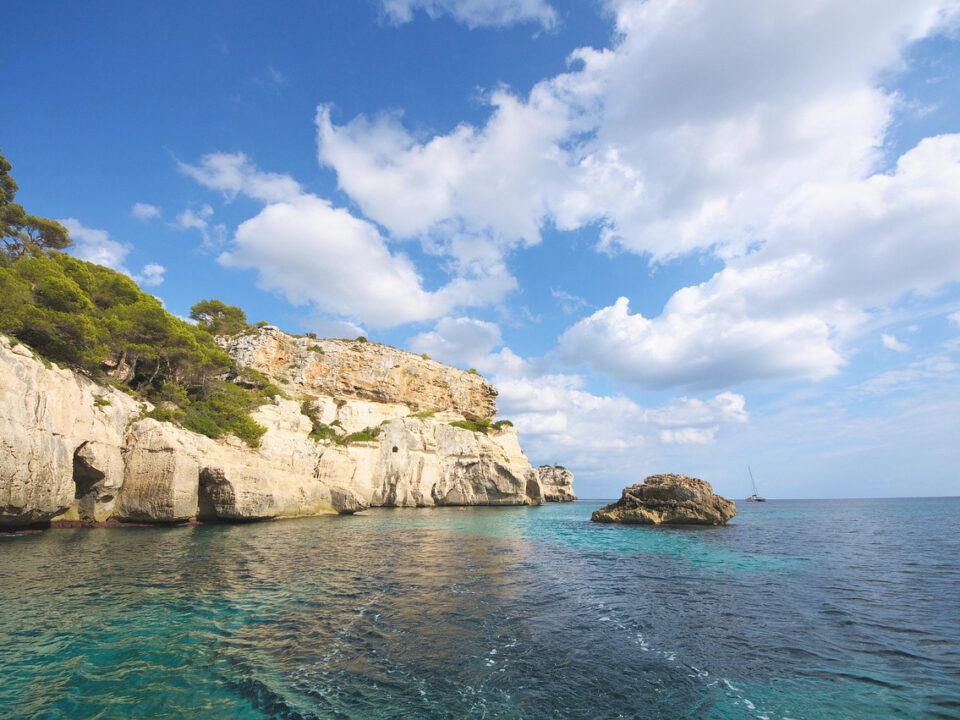 Steilküste auf Menorca