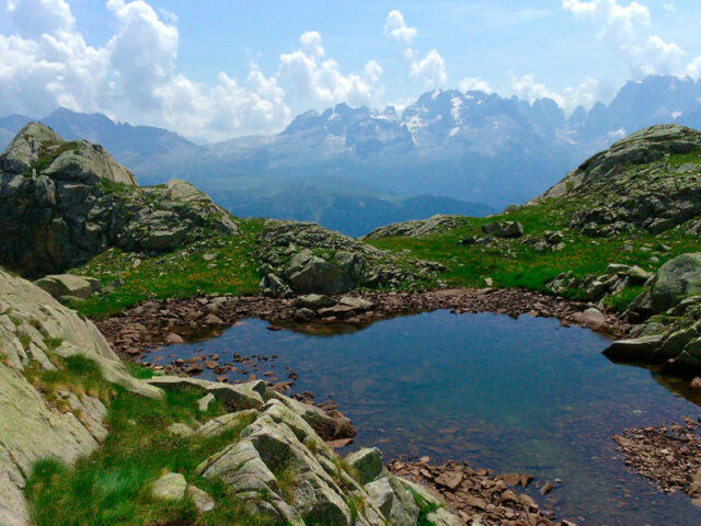 Seenlandschaft in den Brenta-Dolomiten