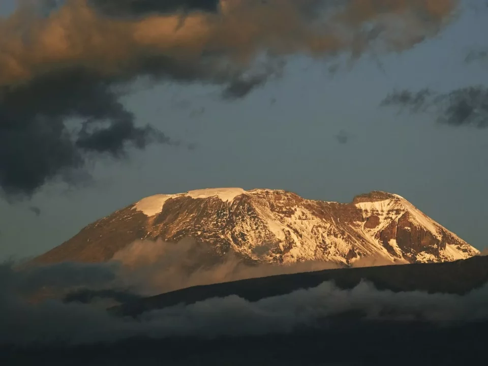 Der Kilimanjaro im Sonnenschein